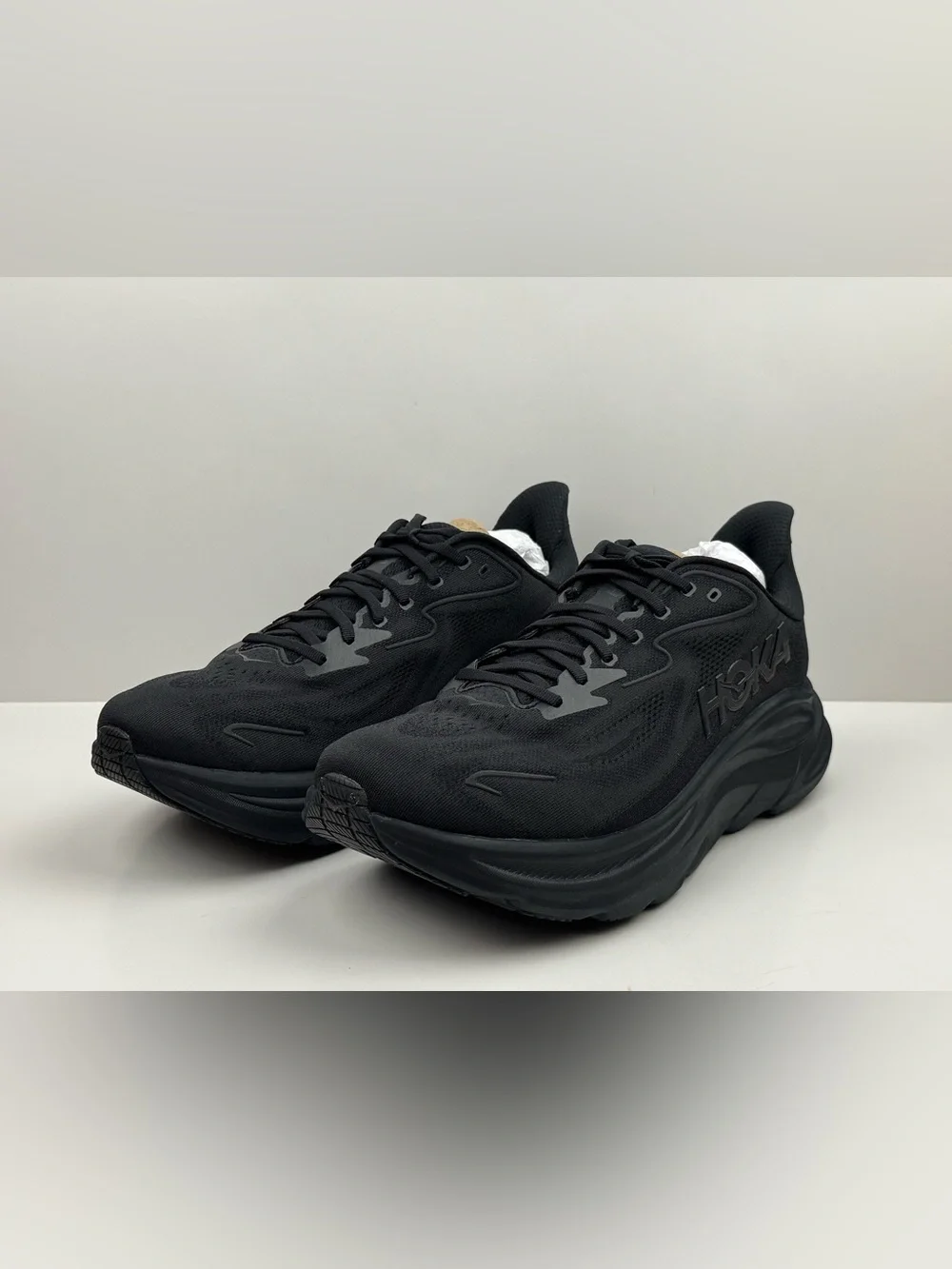 Hoka One One Clifton 10 Running shoes Men’s size 12 2E Wide Black 1162032